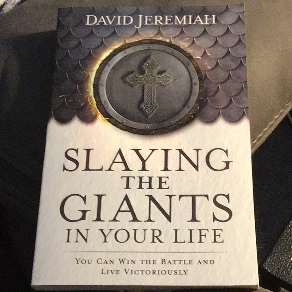 SLAYING THE GIANTS IN YOUR LIFE by Dr David Jeremiah, great book, new condition
